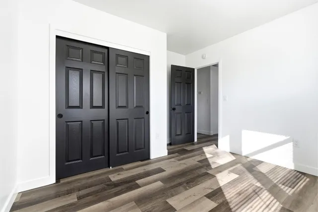 a view of an entryway with a workspace