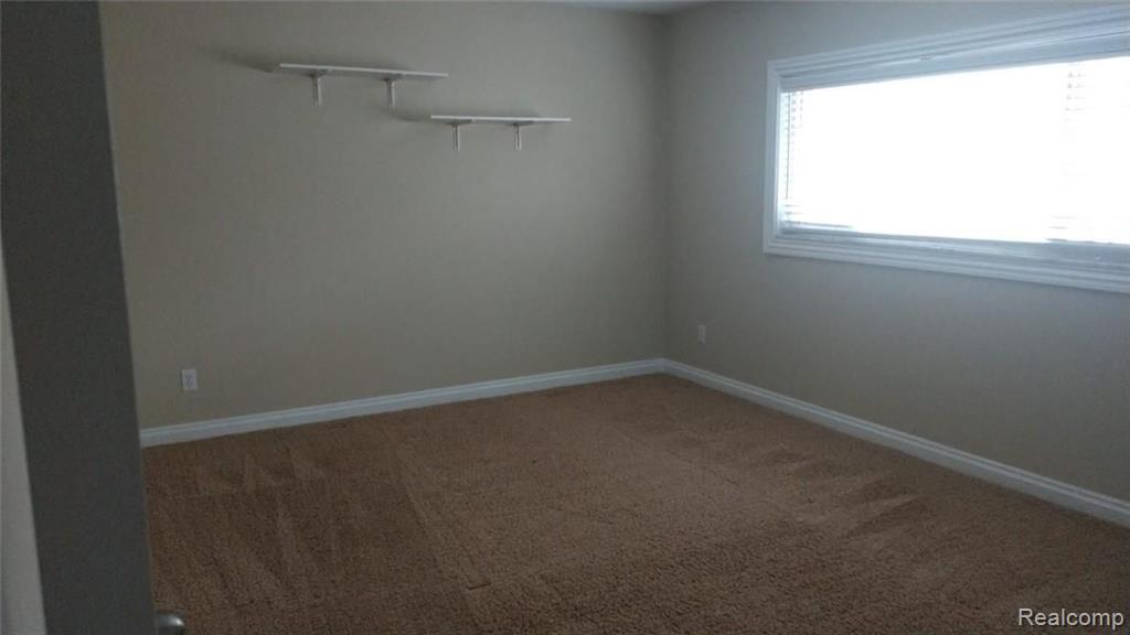 2377 Walton Boulevard, Unit 17 Rochester, MI 48309 - Photo 9 of 11
