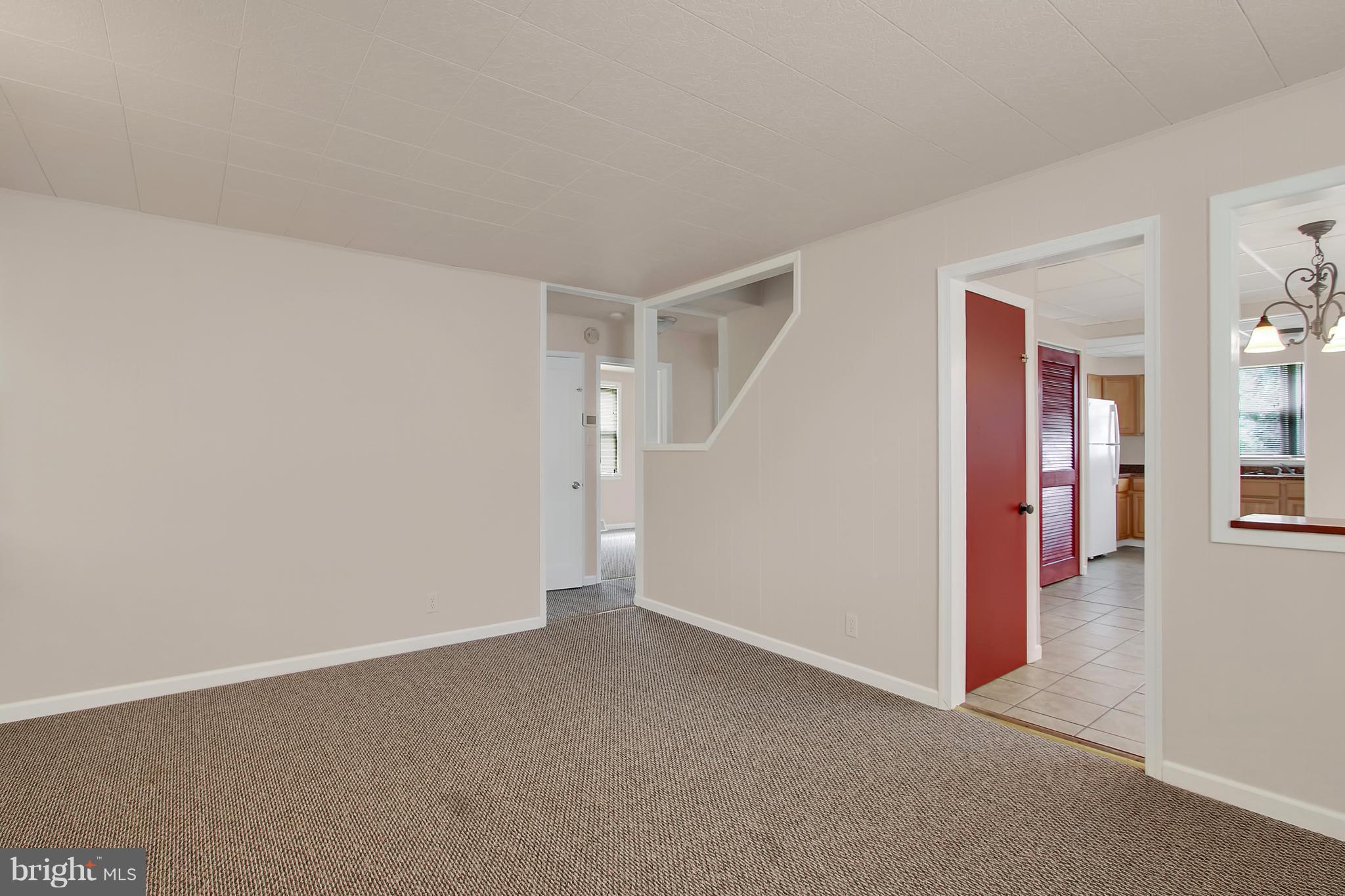 8233 Cornwall Road Baltimore, MD 21222 - Photo 6 of 29 Living Room