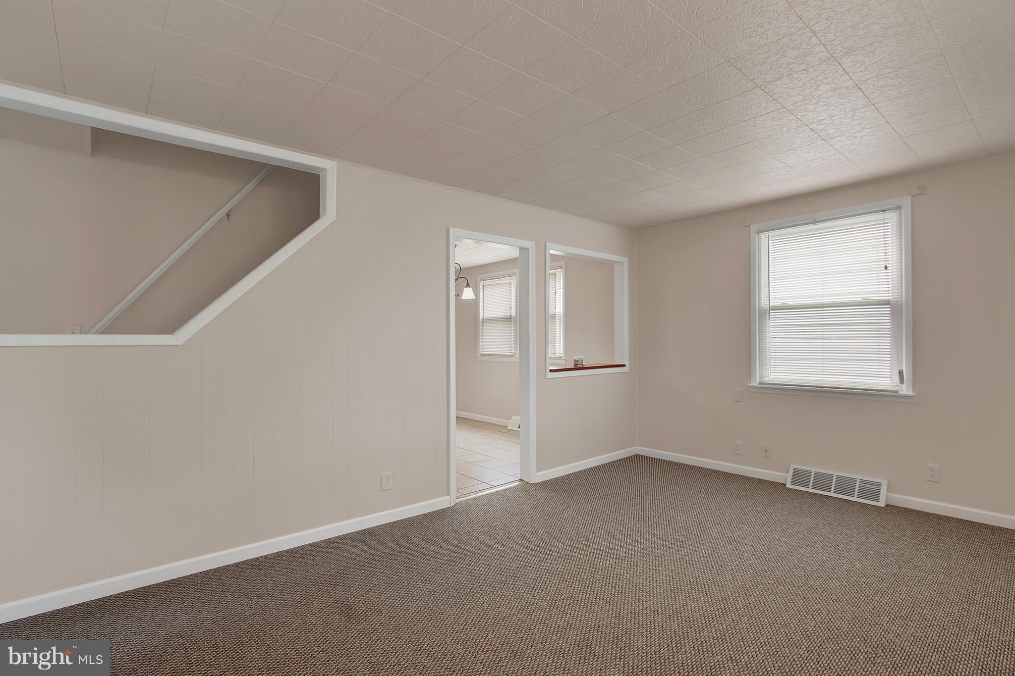 8233 Cornwall Road Baltimore, MD 21222 - Photo 8 of 29 Living Room