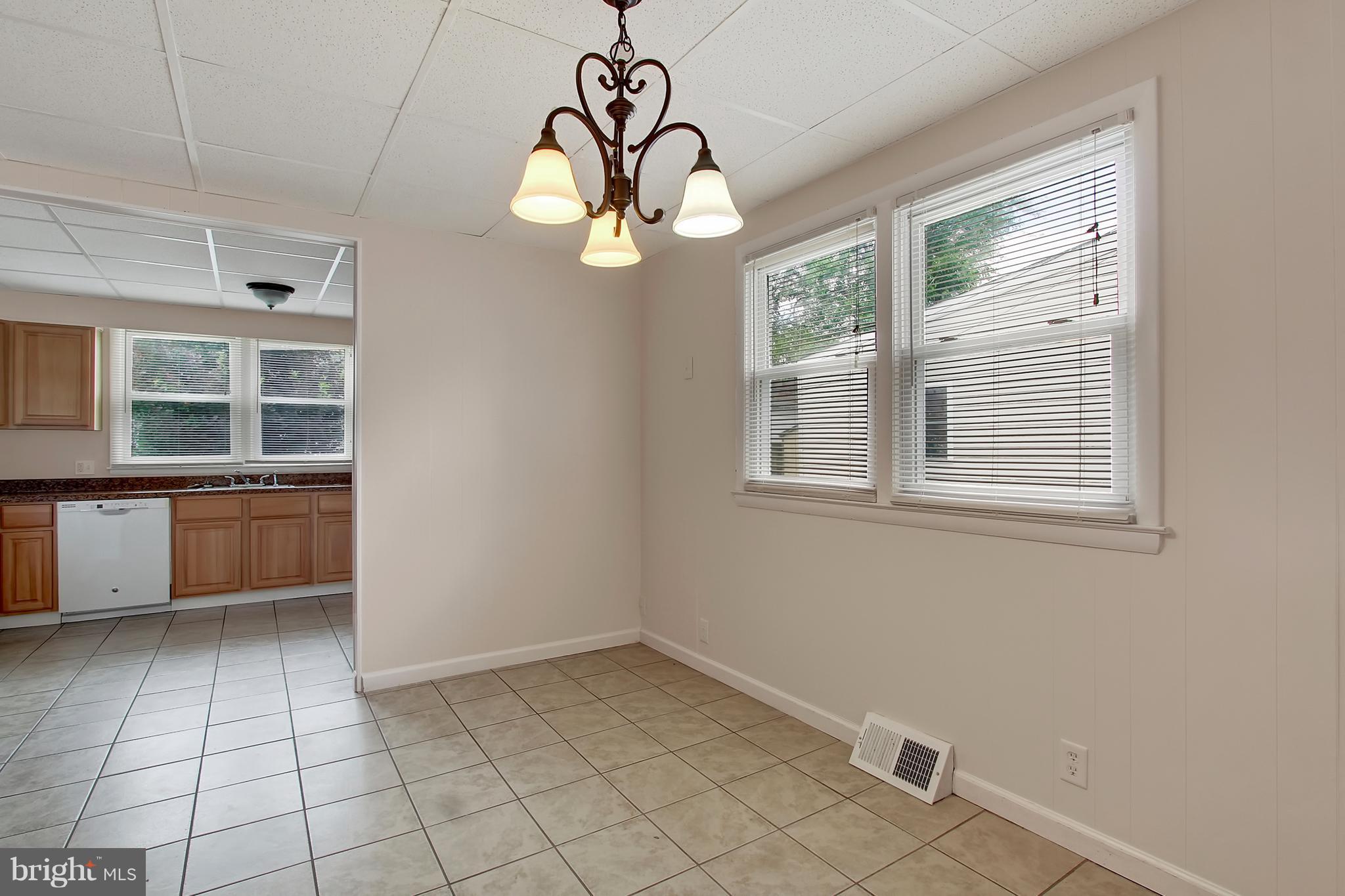 8233 Cornwall Road Baltimore, MD 21222 - Photo 9 of 29 Dining Room