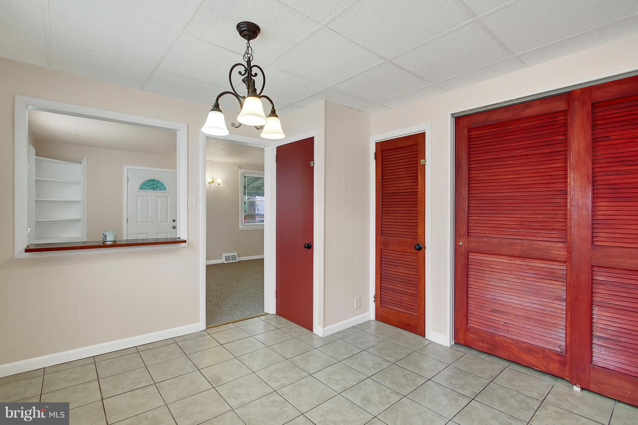 8233 Cornwall Road Baltimore, MD 21222 - Photo 10 of 29 Dining Room