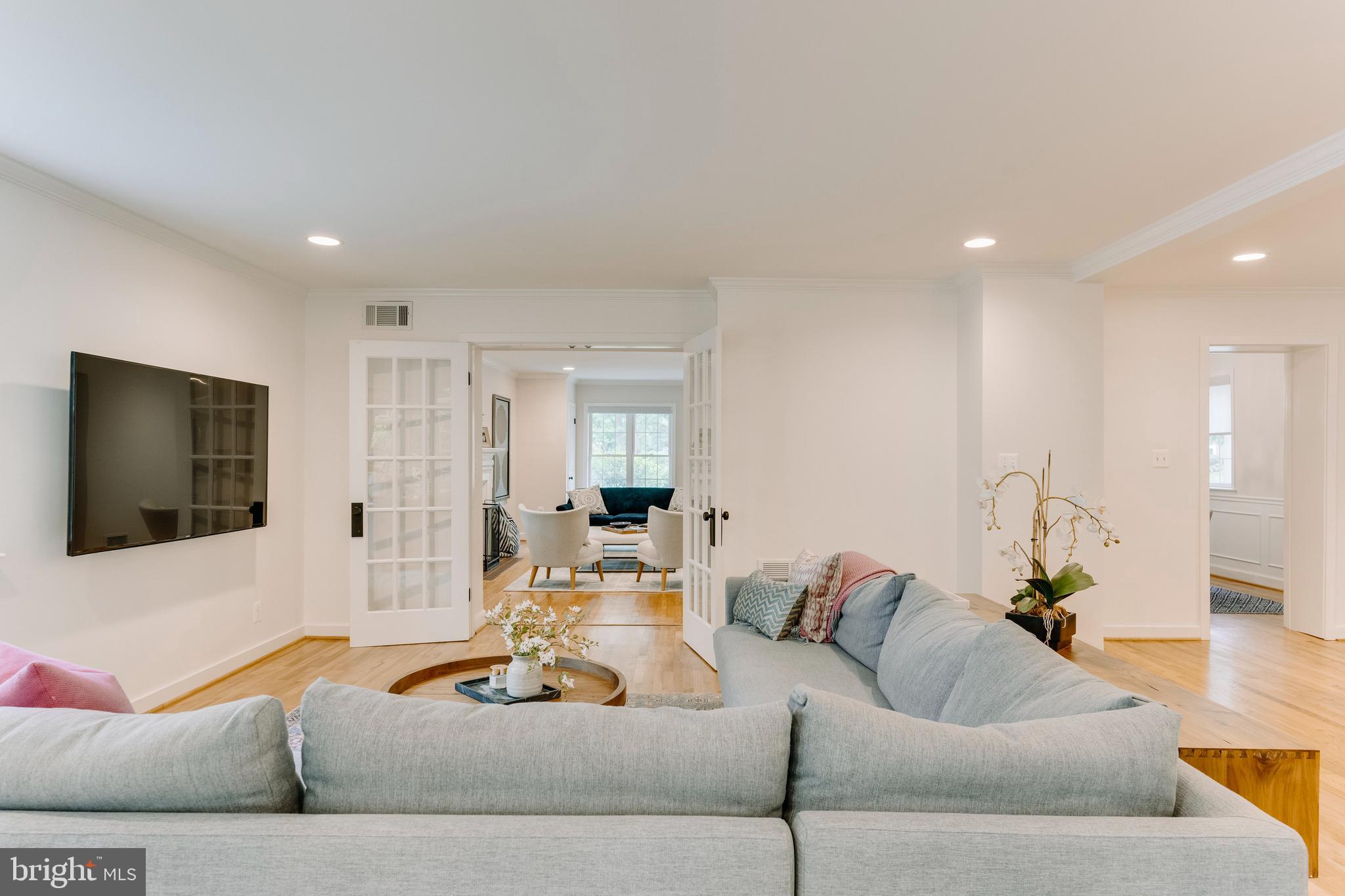 5705 Northfield Road Bethesda, MD 20817 - Photo 20 of 51 Family Room off Kitchen