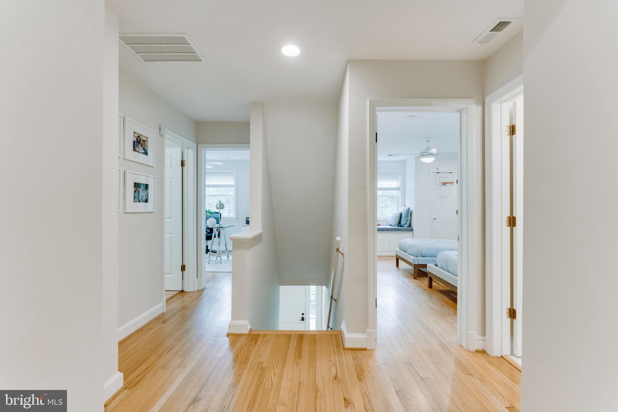 5705 Northfield Road Bethesda, MD 20817 - Photo 27 of 51 Upper Level Hallway