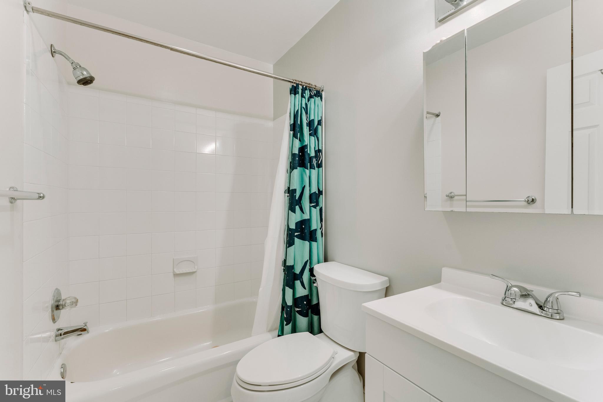 5705 Northfield Road Bethesda, MD 20817 - Photo 35 of 51 Hallway Full Bath