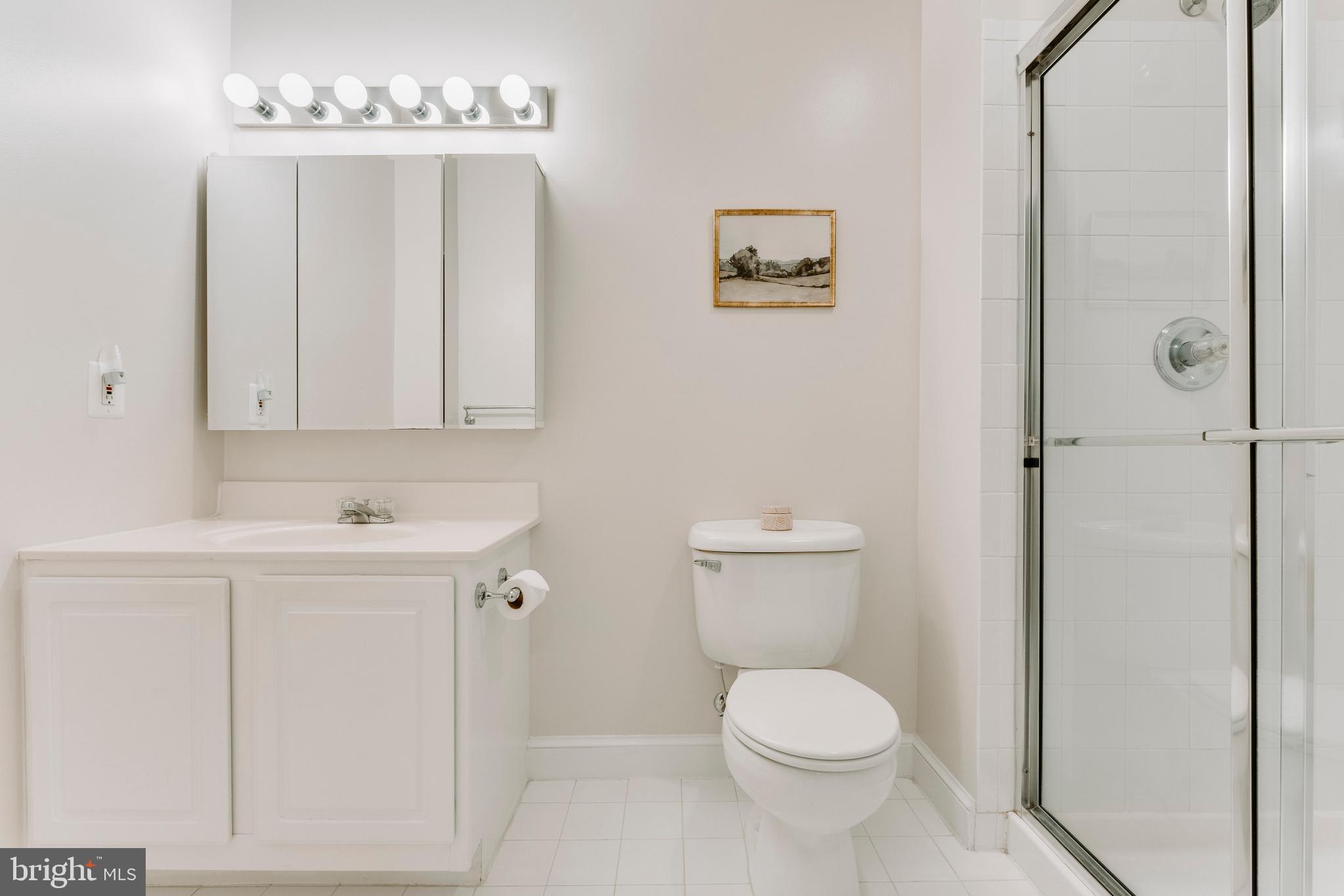 5705 Northfield Road Bethesda, MD 20817 - Photo 37 of 51 En-Suite Bathroom