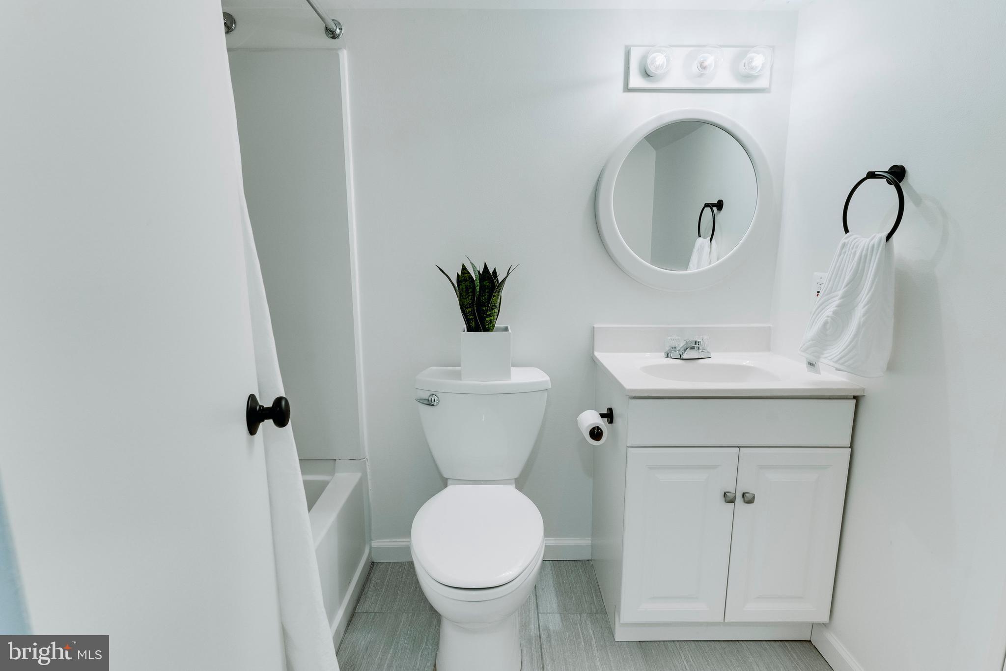 5705 Northfield Road Bethesda, MD 20817 - Photo 44 of 51 Full Bathroom