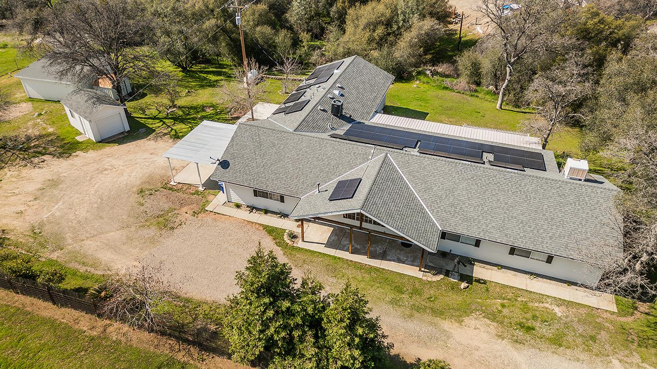 29039 Auberry Road Prather, CA 93651 - Photo 41 of 73 an aerial view of a house with swimming pool and large trees