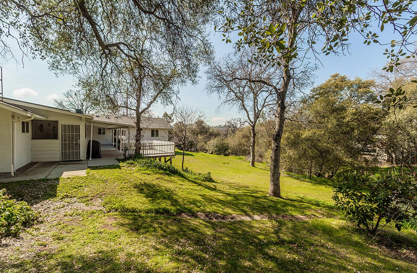 29039 Auberry Road Prather, CA 93651 - Photo 54 of 73 a view of a house with swimming pool and sitting area