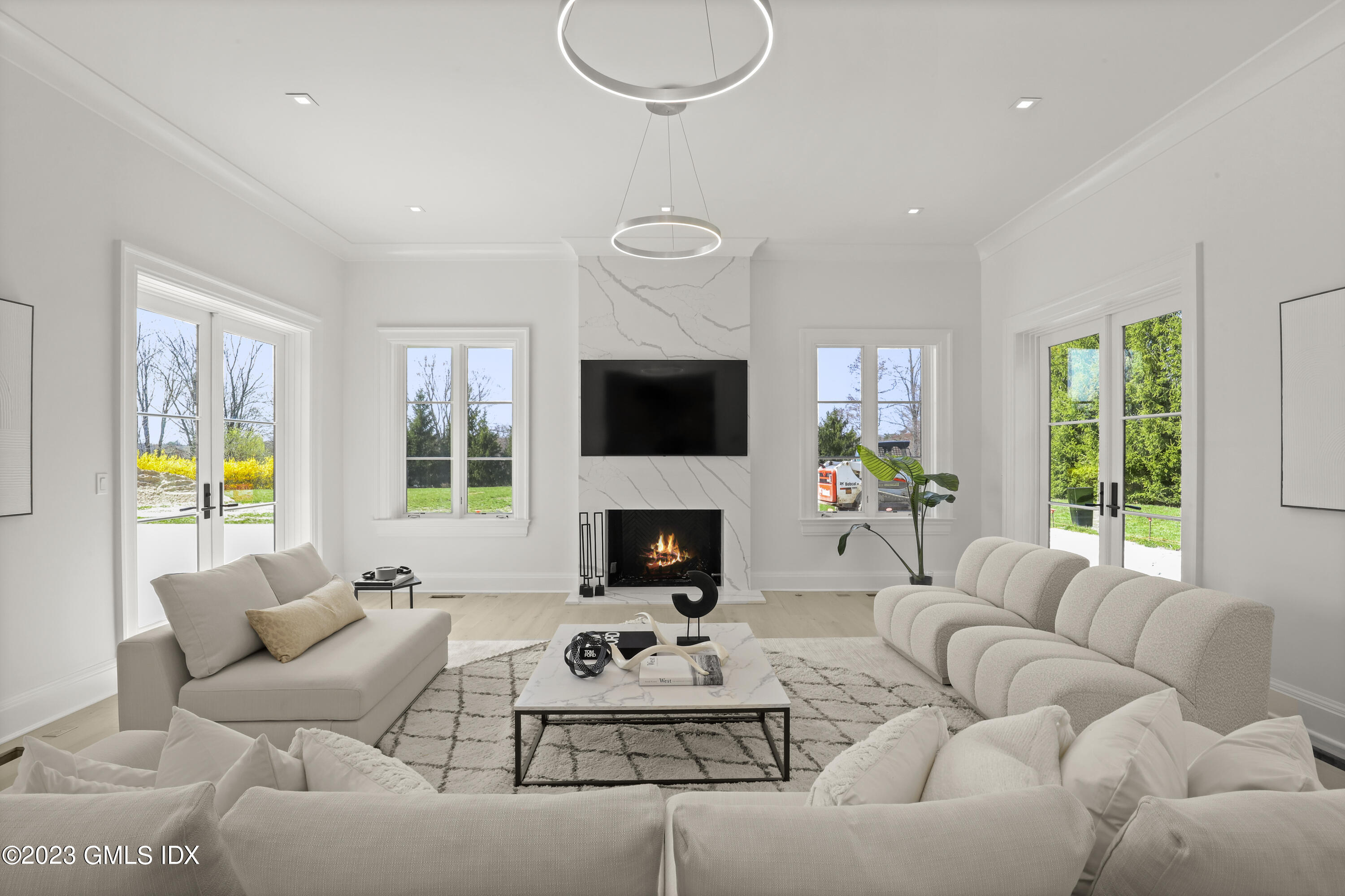 32 Meadowcroft Lane Greenwich, CT 06830 - Photo 11 of 43 FAMILY ROOM