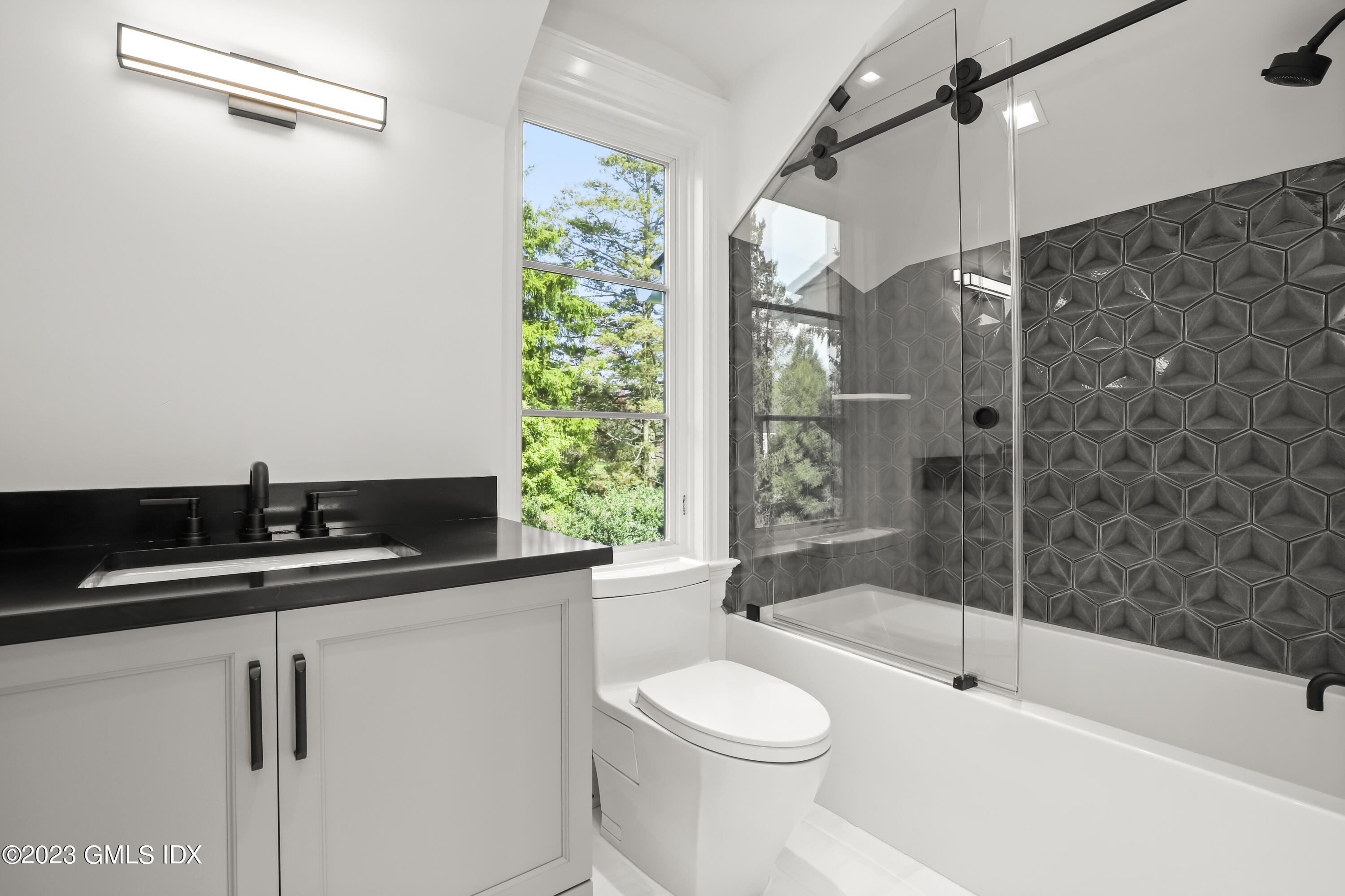 32 Meadowcroft Lane Greenwich, CT 06830 - Photo 24 of 43 BATHROOM