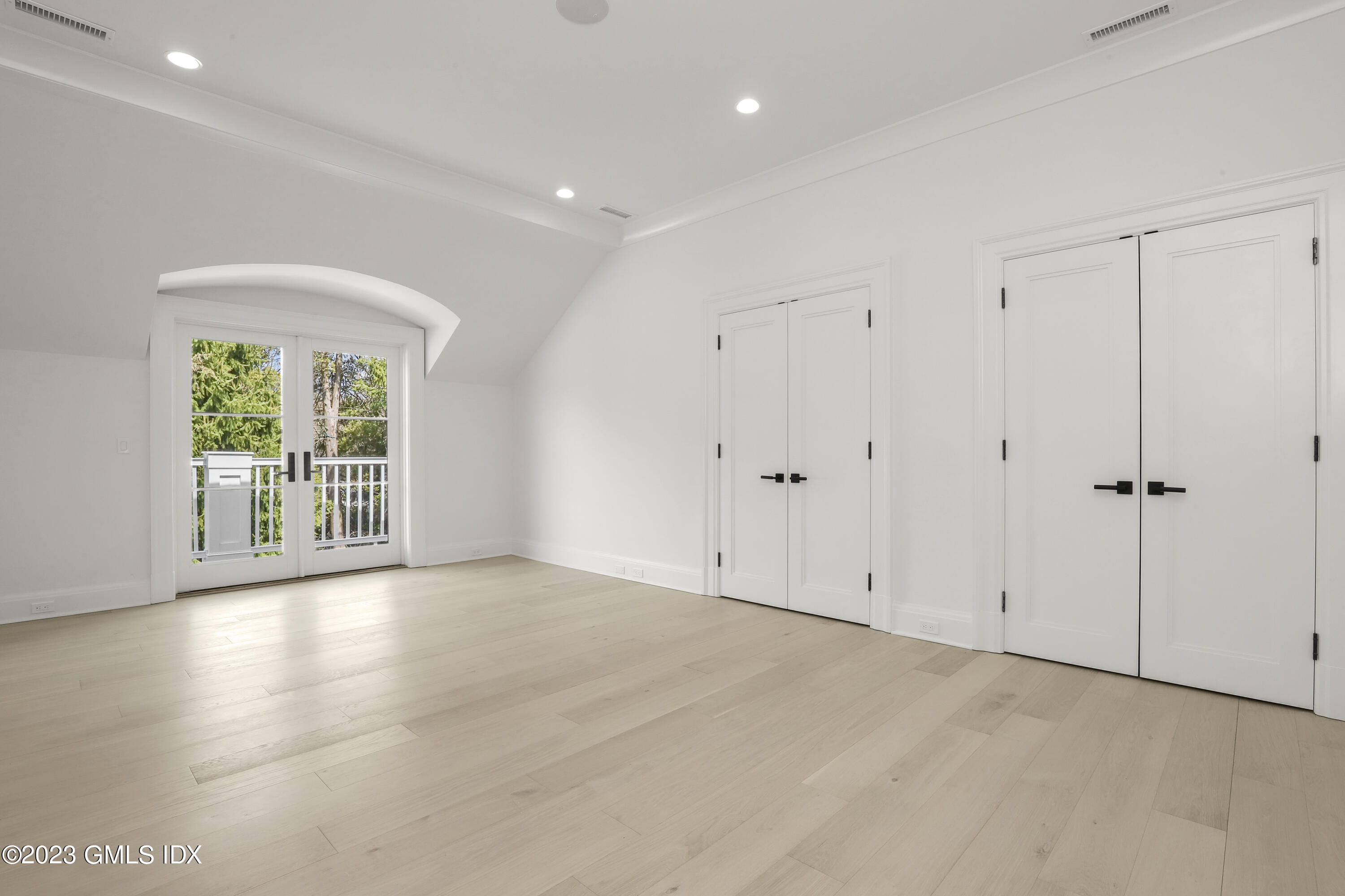 32 Meadowcroft Lane Greenwich, CT 06830 - Photo 25 of 43 BEDROOM