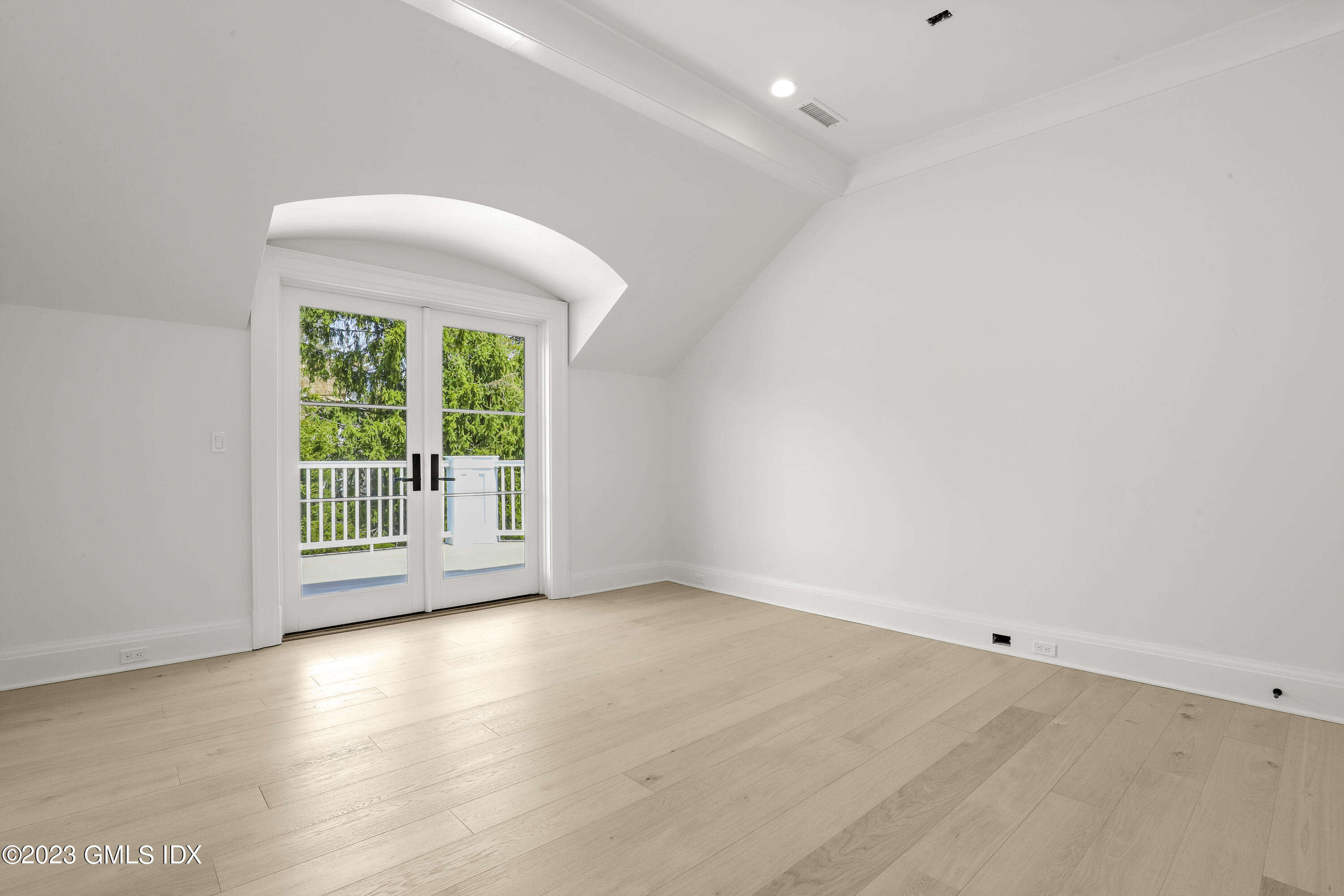 32 Meadowcroft Lane Greenwich, CT 06830 - Photo 28 of 43 BEDROOM