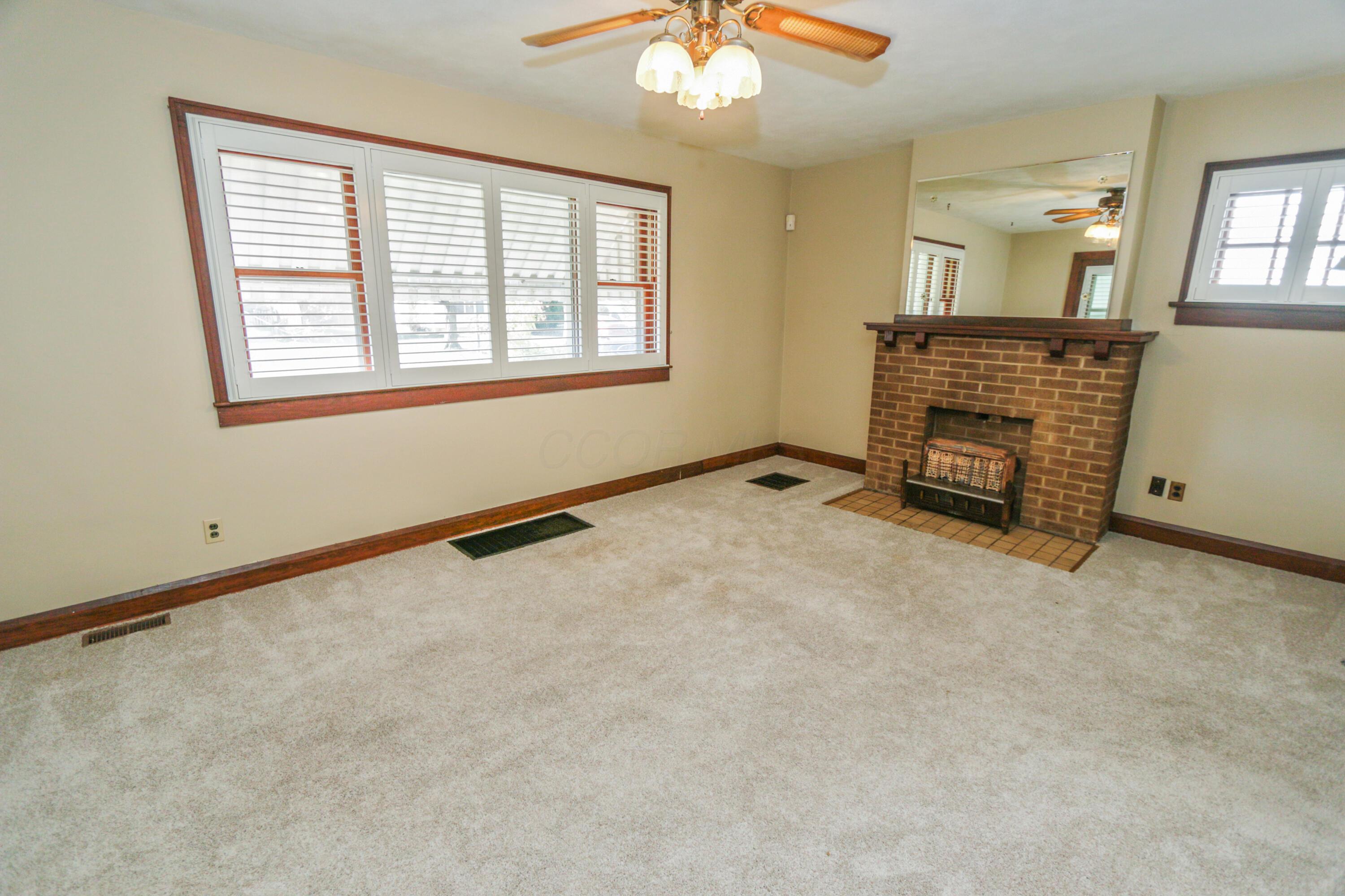 148 Demorest Road Columbus, OH 43204 - Photo 5 of 44 148 Demorest Ave-4