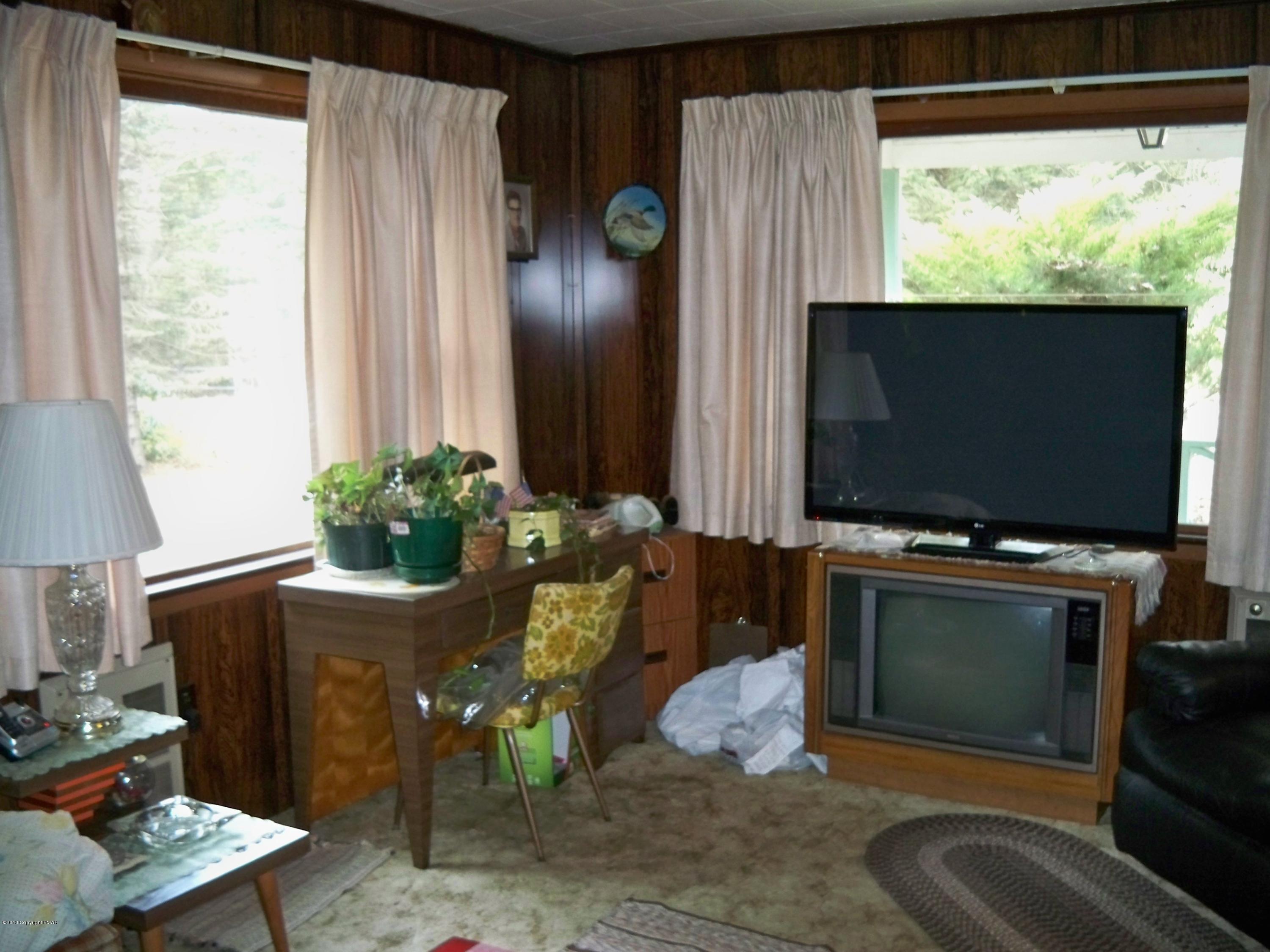 228 Smith Road Jim Thorpe, PA 18229 - Photo 4 of 7 100_2023
