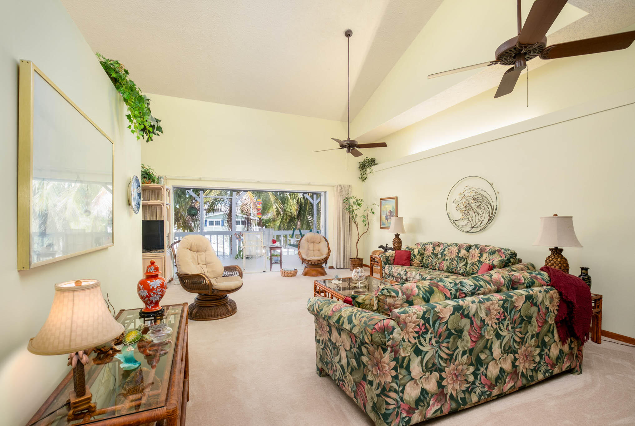 216 Sonny Road Tavernier, FL 33070 - Photo 9 of 49 Living Room