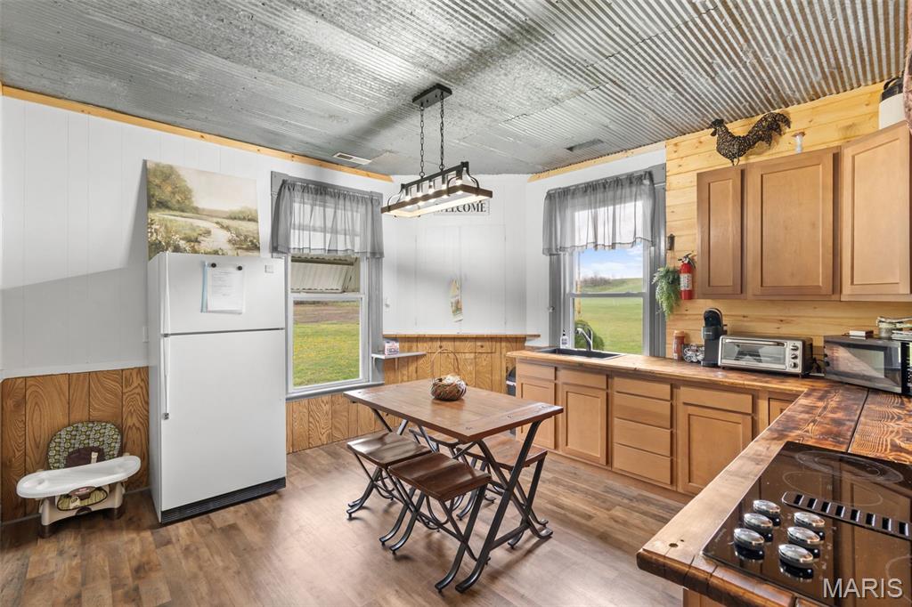 32391 Case Road Hermann, MO 65041 - Photo 8 of 38