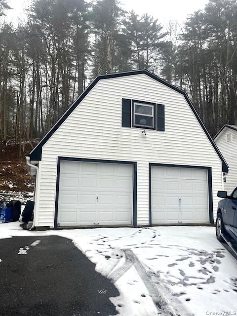33 Eden Road, Unit 41 Cuddebackville, NY 12729 - Photo 14 of 16 Garage