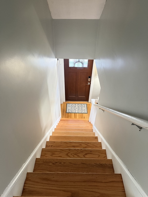 26 Colonial Road Peabody, MA 01960 - Photo 23 of 25 a view of entryway