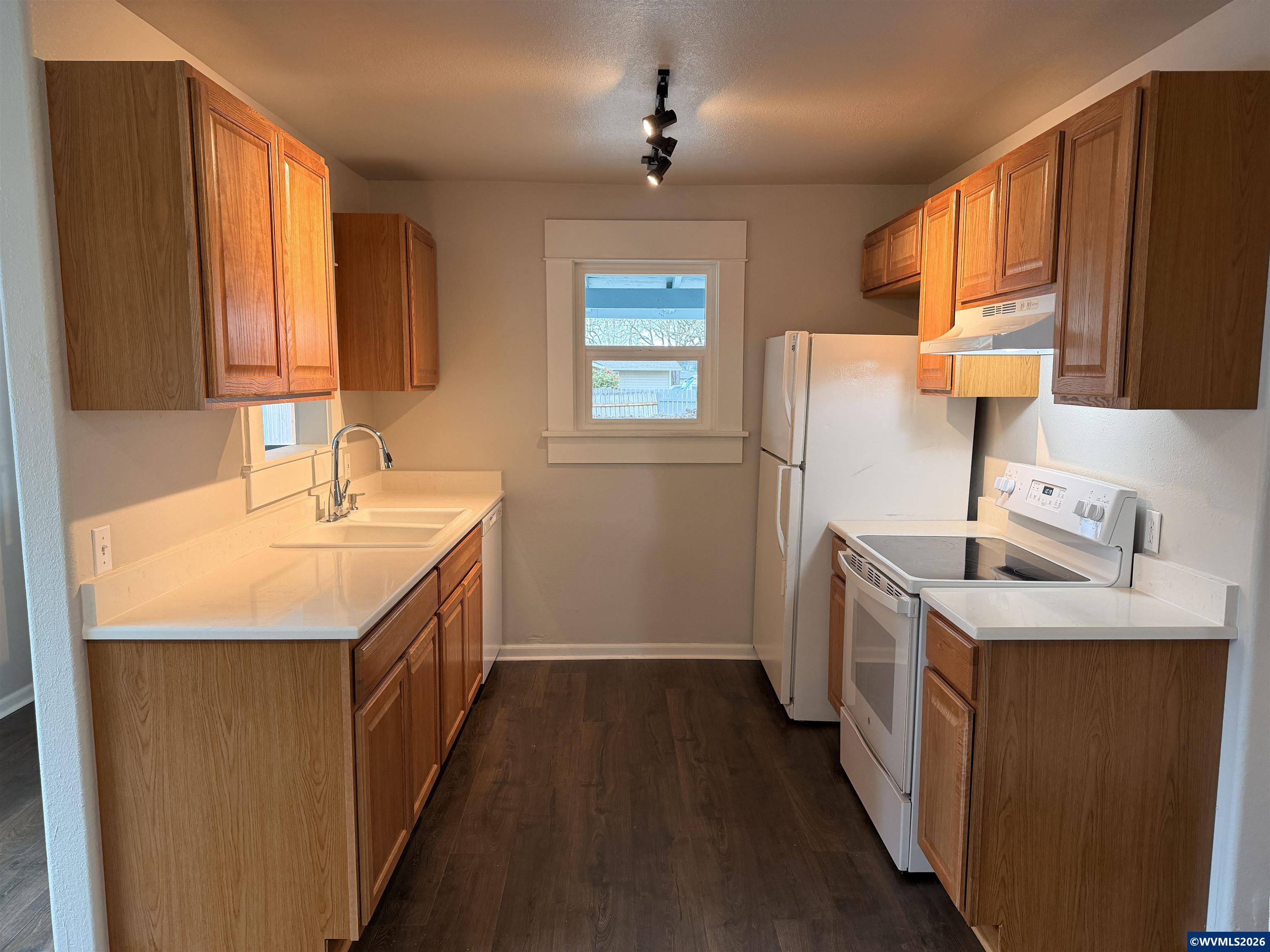 710 Airport Road Southeast Albany, OR 97322 - Photo 4 of 8