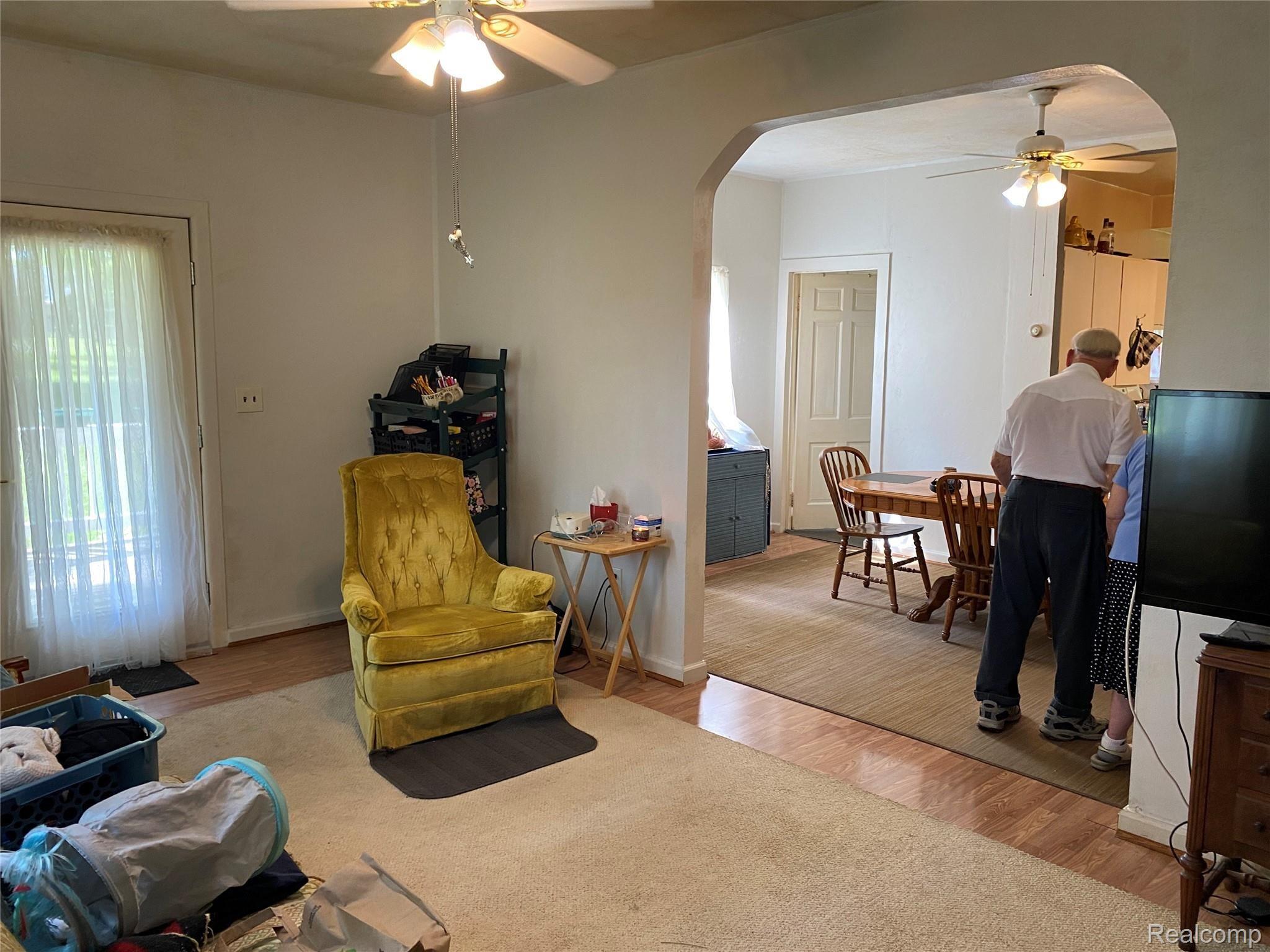 4520 Rattek Road Clarkston, MI 48346 - Photo 20 of 33 Living Dining.JPG