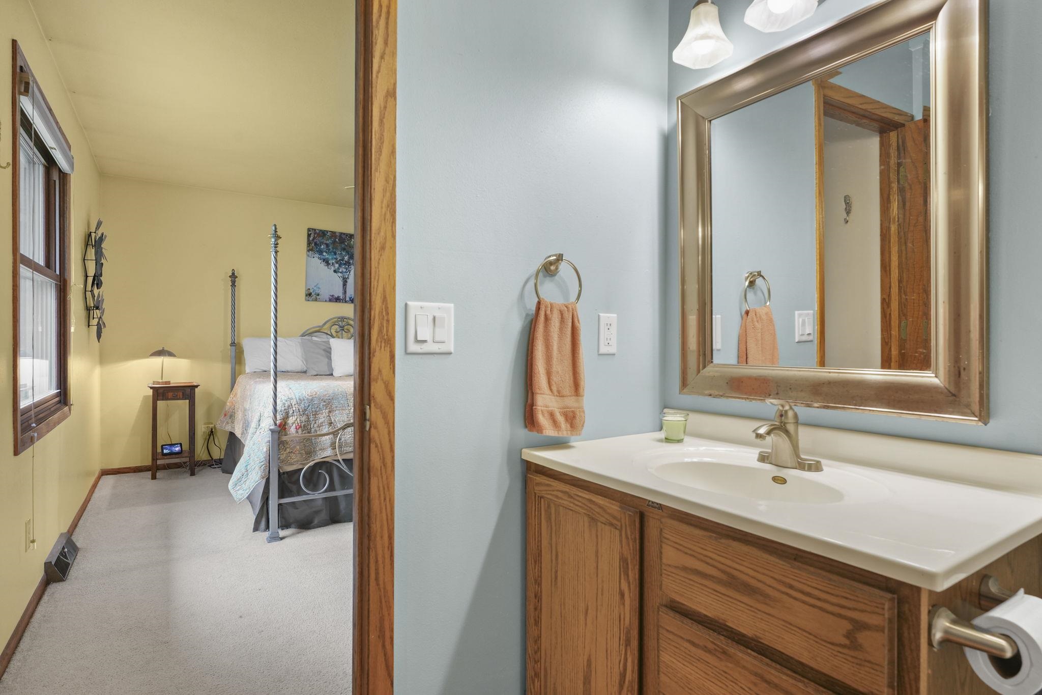 4225 Brown Madison, WI 53704 - Photo 19 of 33