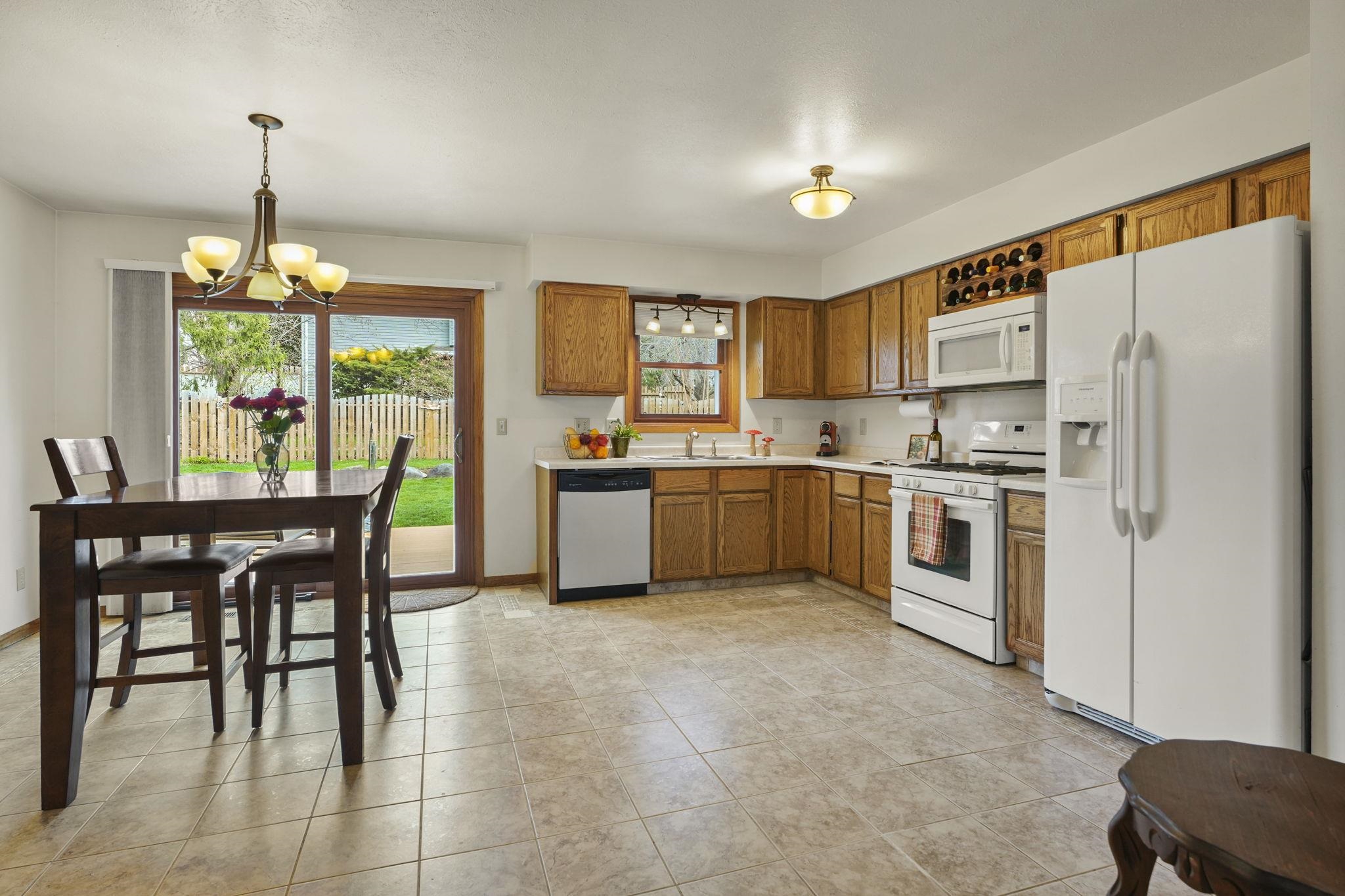 4225 Brown Madison, WI 53704 - Photo 6 of 33