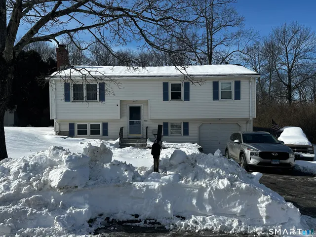 $384,900 | 63 Spice Hill Drive, Meriden, CT 06451