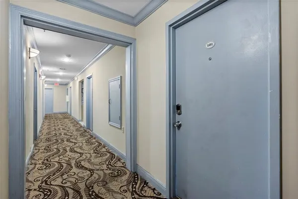 $4,100 | 530 Ocean Drive, Unit 103A/104, Miami Beach, FL 33139