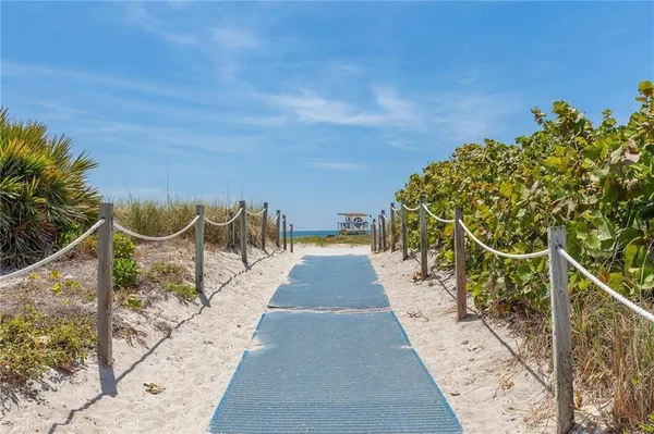 $4,100 | 530 Ocean Drive, Unit 103A/104, Miami Beach, FL 33139