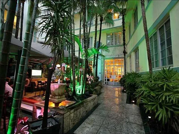 $4,100 | 530 Ocean Drive, Unit 103A/104, Miami Beach, FL 33139