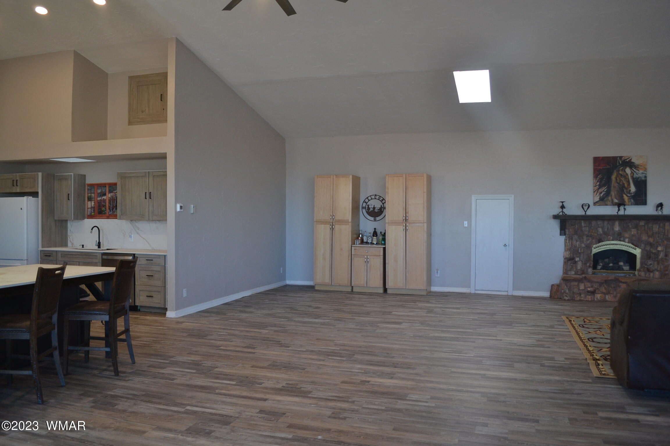 5661 Valley Road Snowflake, AZ 85937 - Photo 11 of 55 a view of livingroom with furniture and fireplace