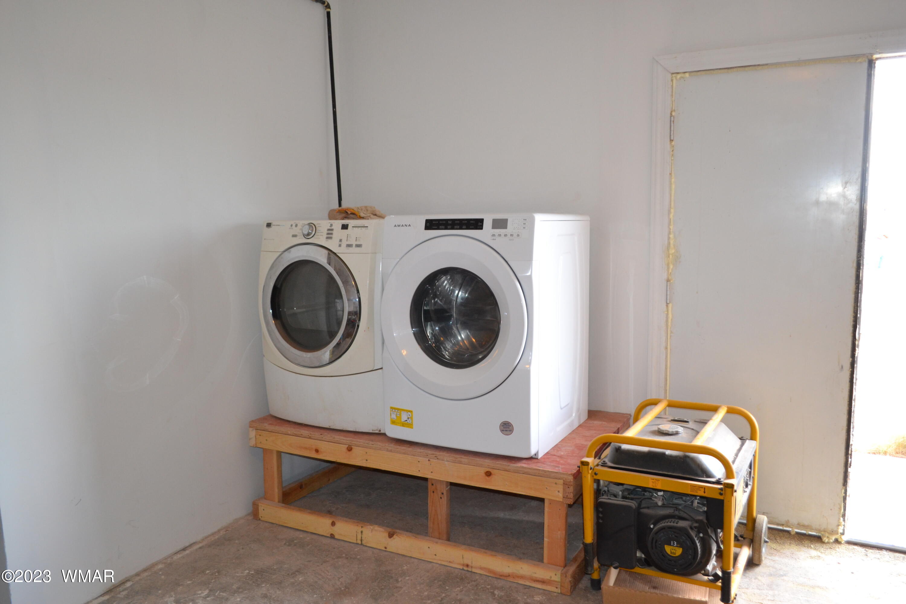 5661 Valley Road Snowflake, AZ 85937 - Photo 39 of 55 a utility room with dryer and washer