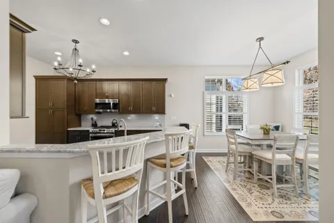 $995,000 | 112 Lake Vista Circle, Fontana, WI 53125