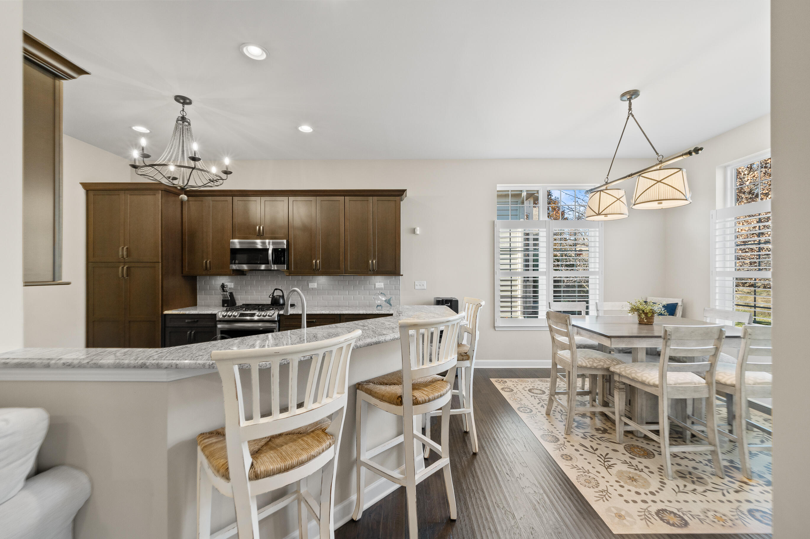 112 Lake Vista Circle Fontana, WI 53125 - Photo 9 of 48 Kitchen and Dining Area