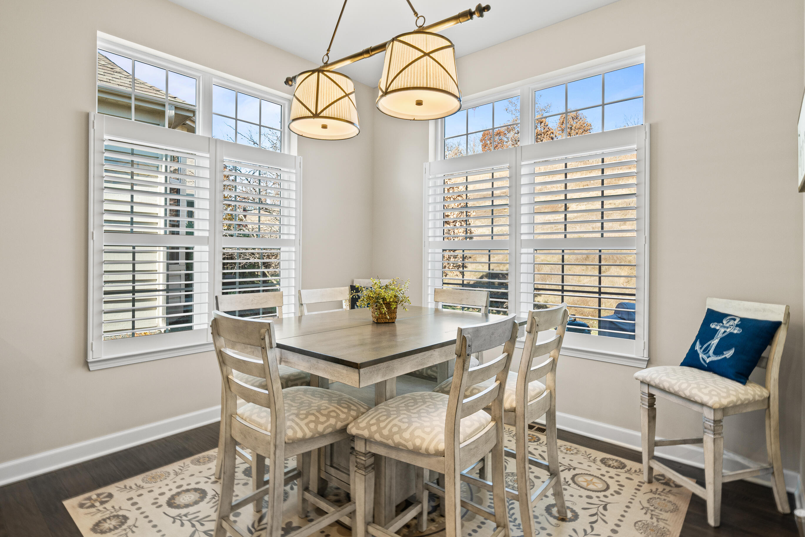 112 Lake Vista Circle Fontana, WI 53125 - Photo 10 of 48 Dining Area