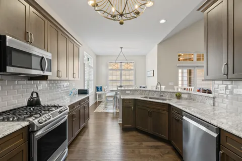 $995,000 | 112 Lake Vista Circle, Fontana, WI 53125