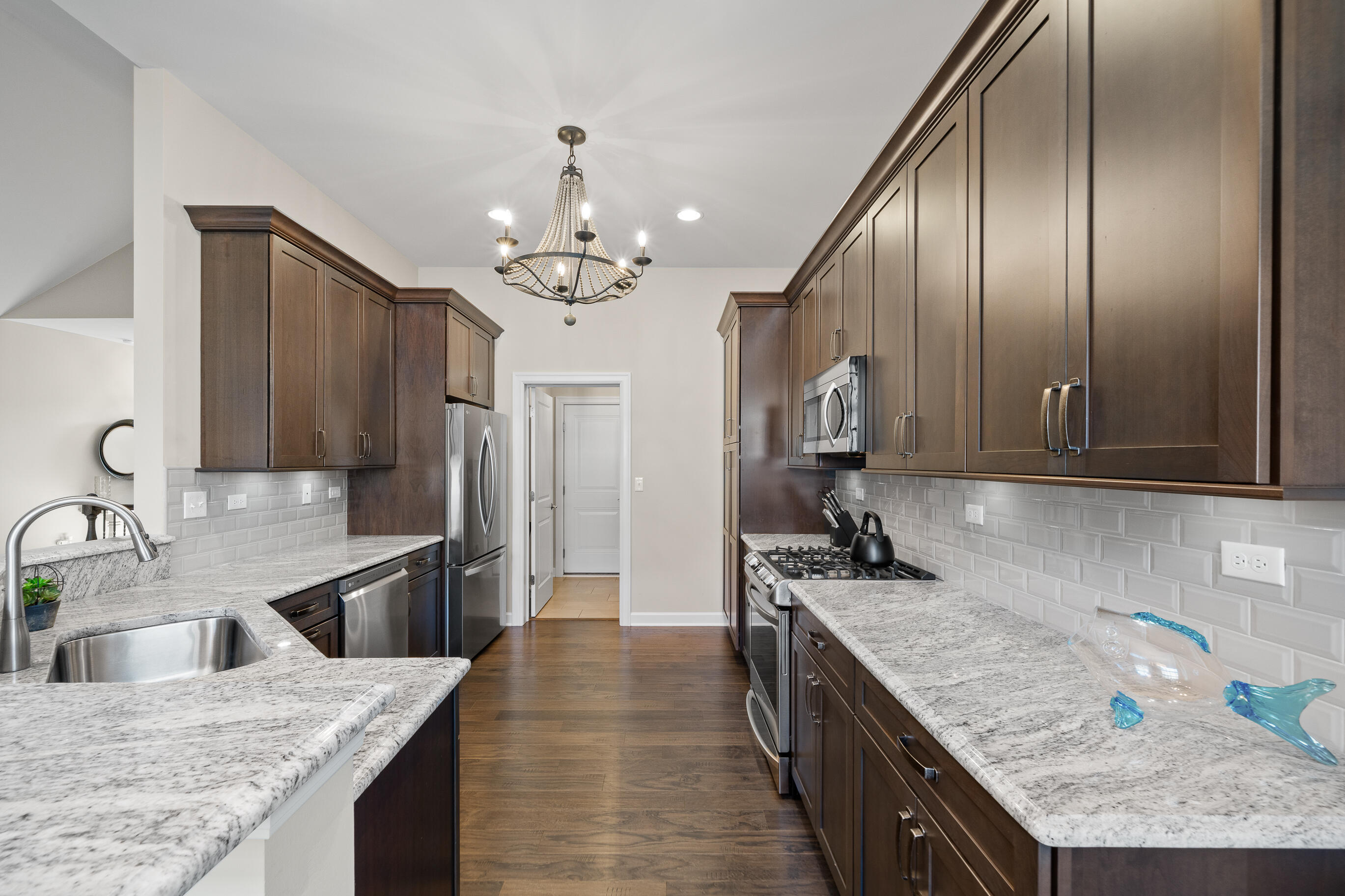 112 Lake Vista Circle Fontana, WI 53125 - Photo 13 of 48 Kitchen