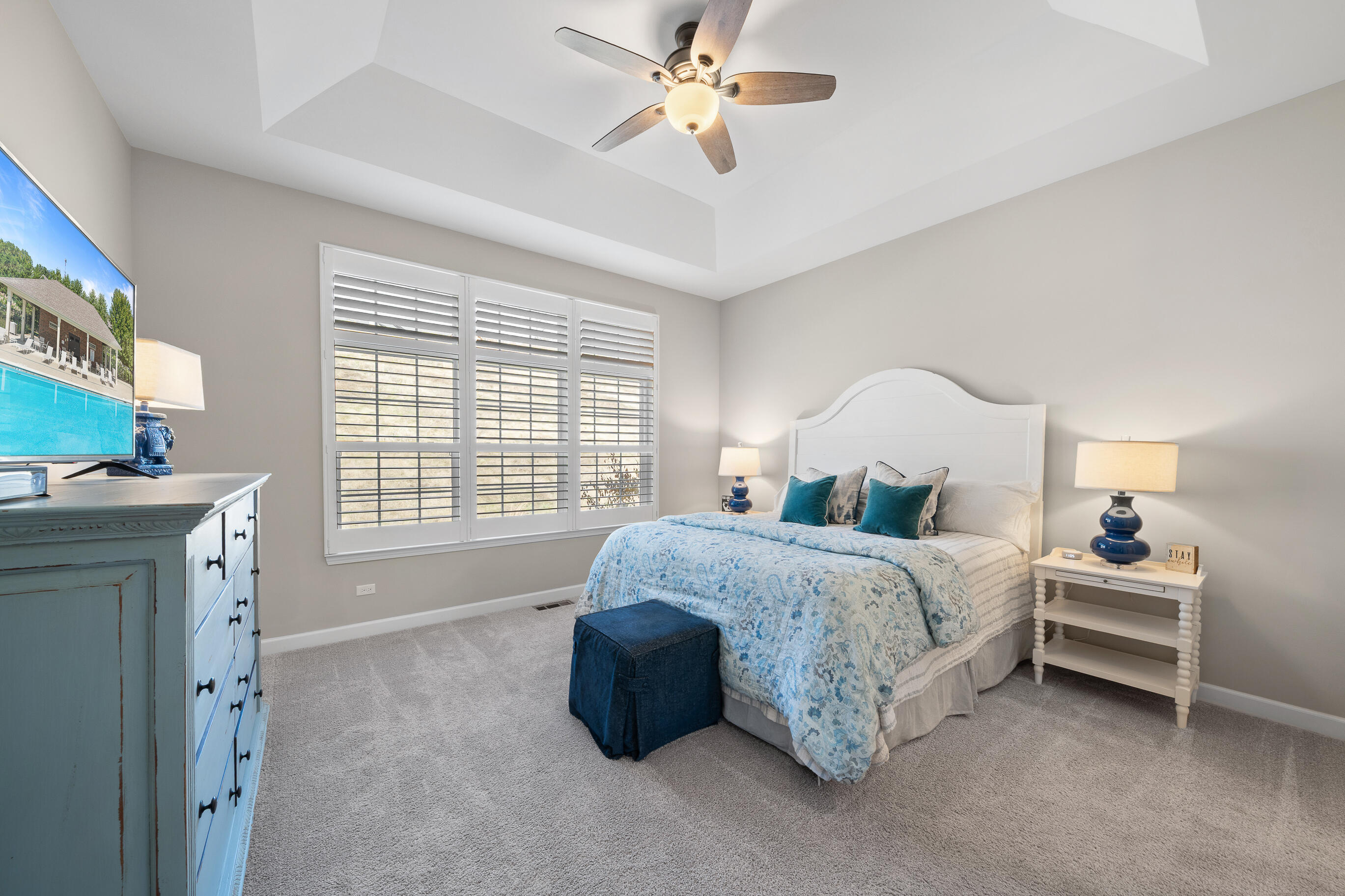 112 Lake Vista Circle Fontana, WI 53125 - Photo 15 of 48 Primary Bedroom Suite