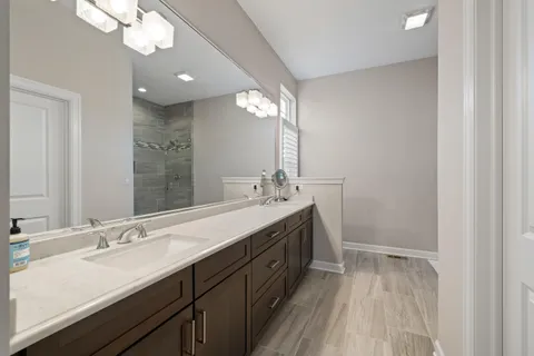 $995,000 | 112 Lake Vista Circle, Fontana, WI 53125