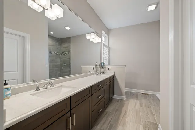 $995,000 | 112 Lake Vista Circle, Fontana, WI 53125