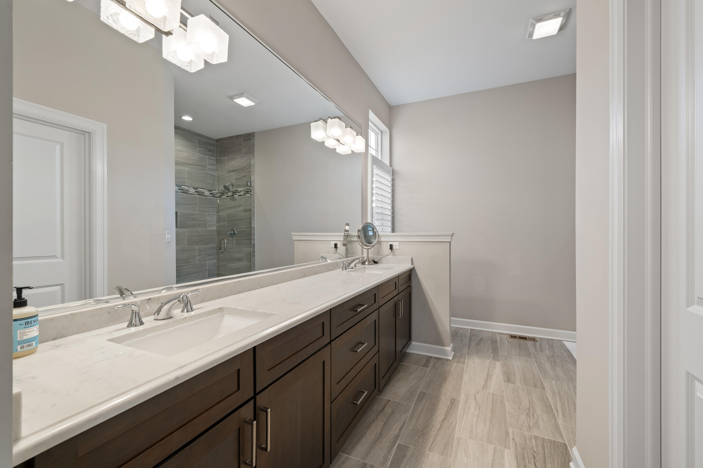 112 Lake Vista Circle Fontana, WI 53125 - Photo 17 of 48 Primary Bath with Dual Vanities