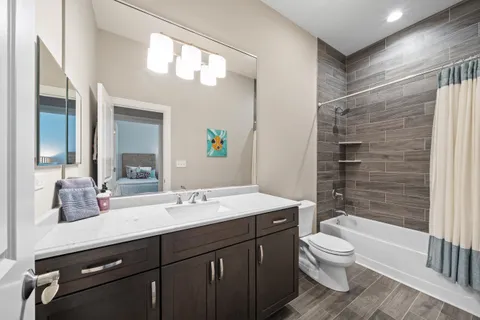 $995,000 | 112 Lake Vista Circle, Fontana, WI 53125