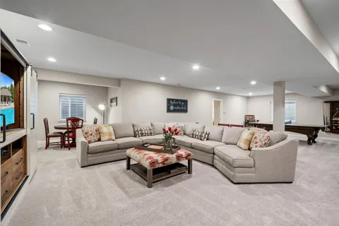 $995,000 | 112 Lake Vista Circle, Fontana, WI 53125