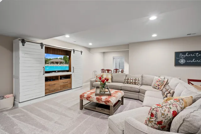 $995,000 | 112 Lake Vista Circle, Fontana, WI 53125