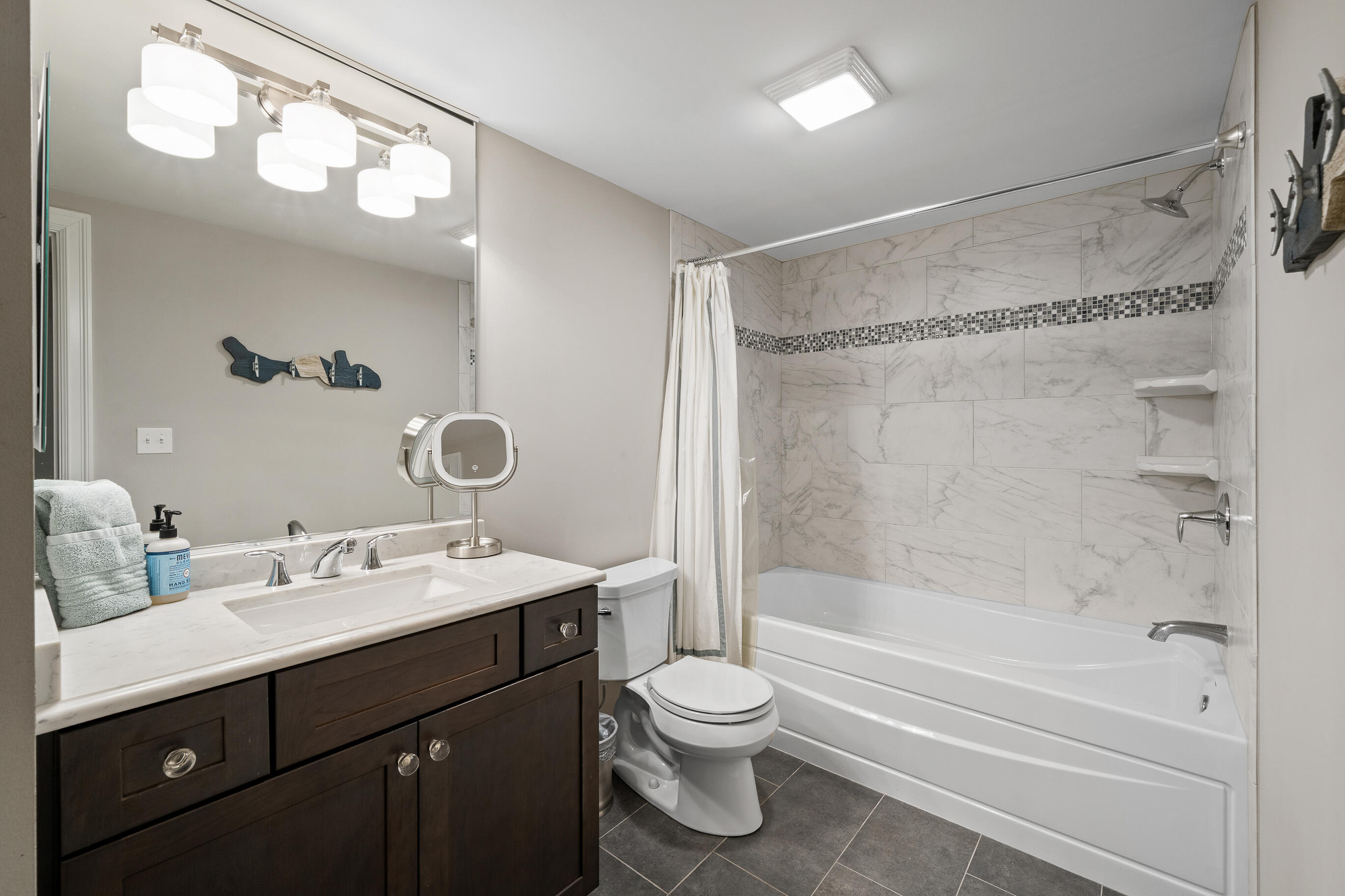 112 Lake Vista Circle Fontana, WI 53125 - Photo 31 of 48 Full Bath on Lower Level