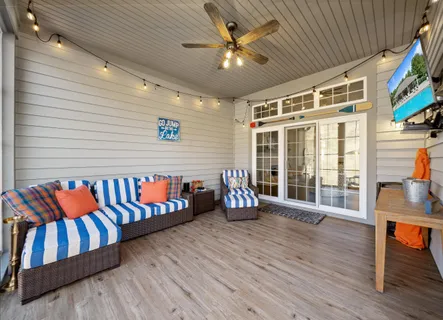 $995,000 | 112 Lake Vista Circle, Fontana, WI 53125