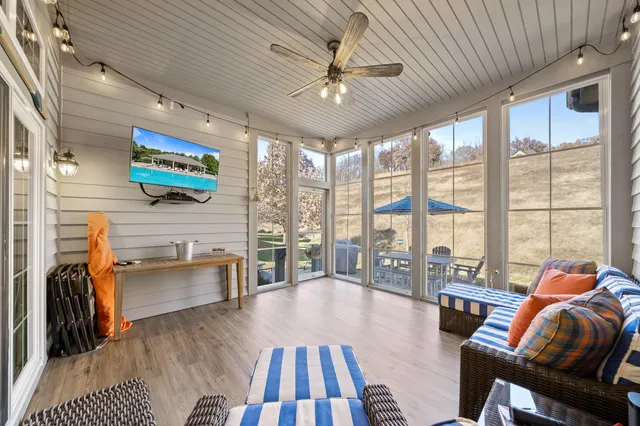 $995,000 | 112 Lake Vista Circle, Fontana, WI 53125