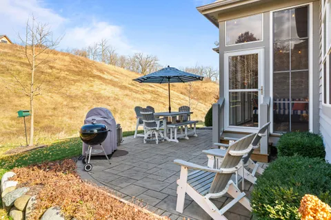 $995,000 | 112 Lake Vista Circle, Fontana, WI 53125