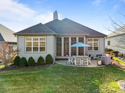 $995,000 | 112 Lake Vista Circle, Fontana, WI 53125